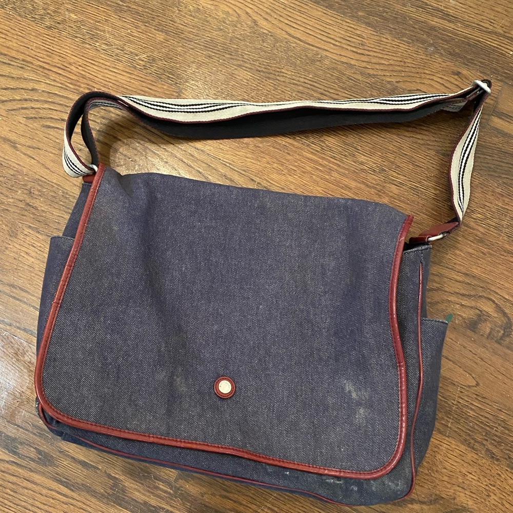 Burberry shoulder messanger diaper bag